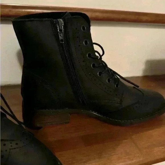 Fat face  NWT combat boots. Spring/Fall season start - Picture 6 of 6